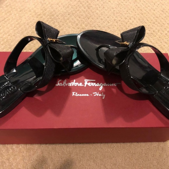 COPY - NEW Salvatore Ferragamo Bali Jelly Bow San… - Picture 4 of 7